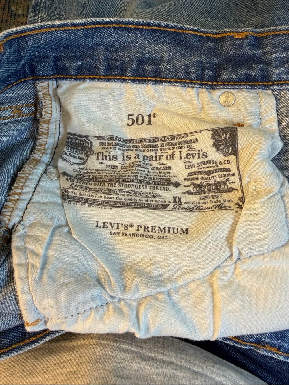 Levi’s 501 Women’s Straight Leg Button Fly Wedgie Jean 27/30 - Picture 11 of 11